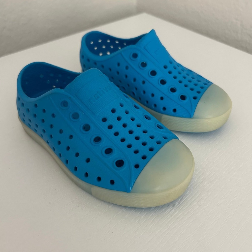 Blue Toddler Natives Little Kid Size 6c Gender Neutral
